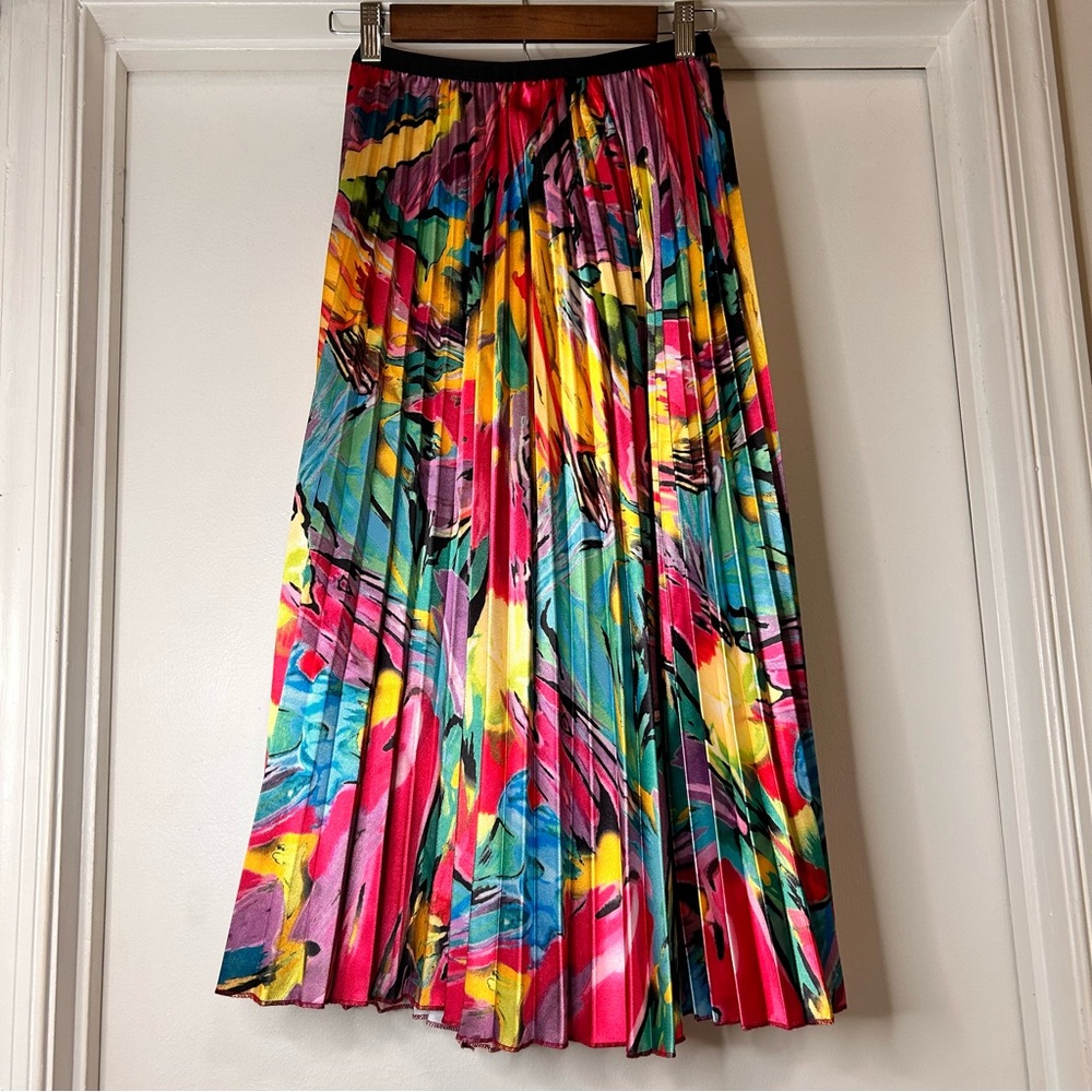 Multicolored Abstract Satin Pleated Skirt - Size Small - Picture 2 of 11